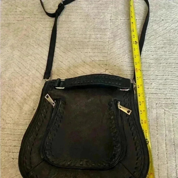 Beautiful black faux leather saddle purse with handle and strap - Picture 7 of 8